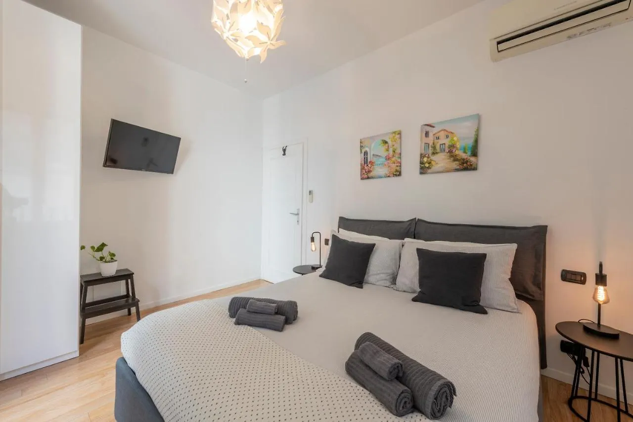 Boutique Apartment Porta Duomo, Close To The Lake! 코모