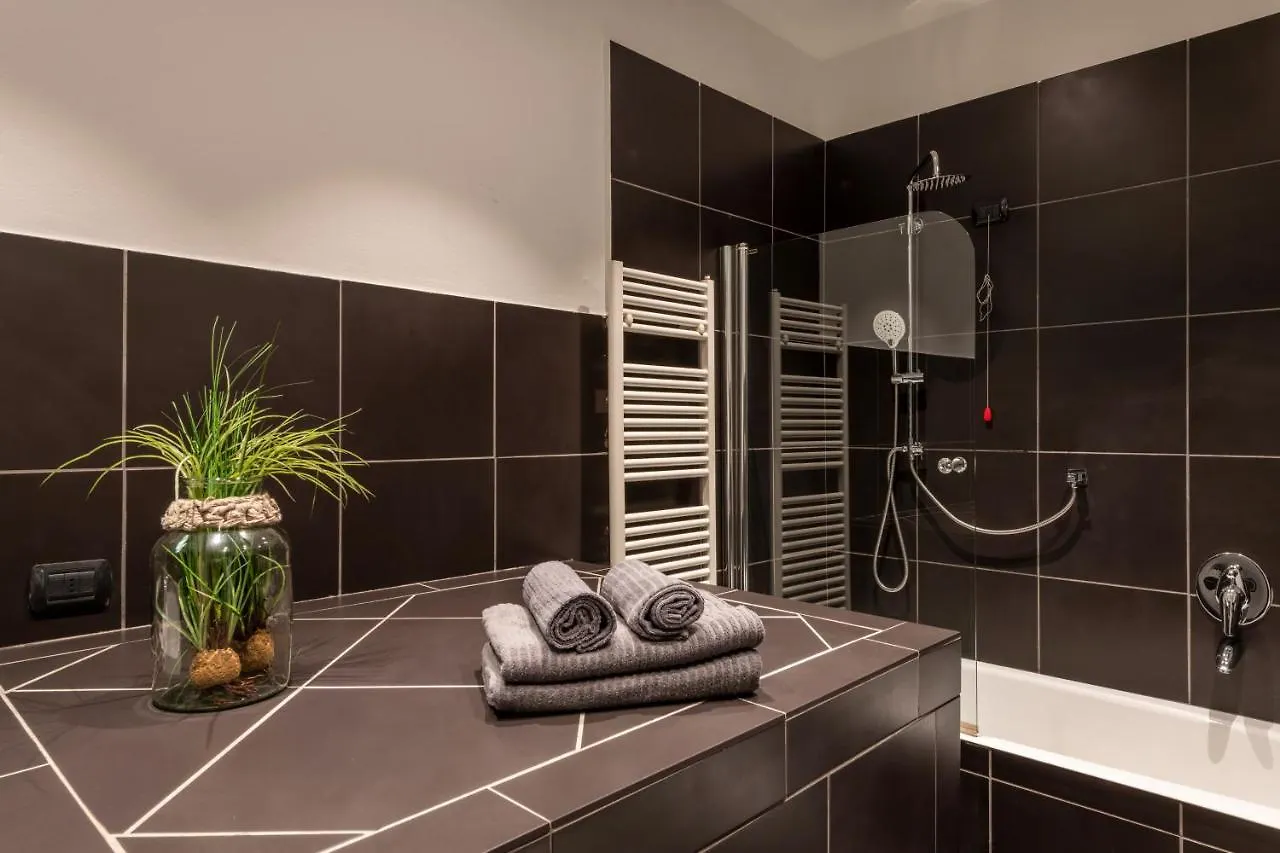 Boutique Apartment Porta Duomo, Close To The Lake! 코모 0*,